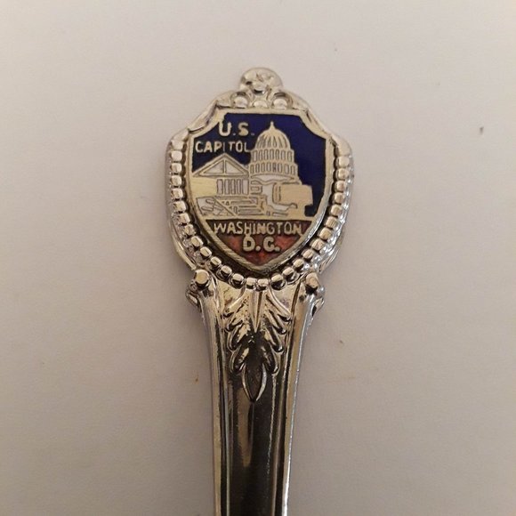 VINTAGE DEMI-TASSE TEASPOON - ABOUT 4.5" LONG - U.S. CAPITOL - ORIGINAL GIFT BOX - Picture 3 of 8